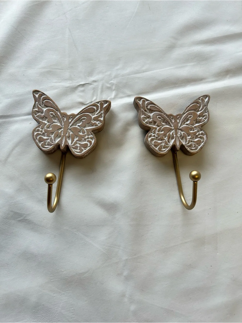 Butterfly Curtain Hooks in Beige and Gold (Set of 2)